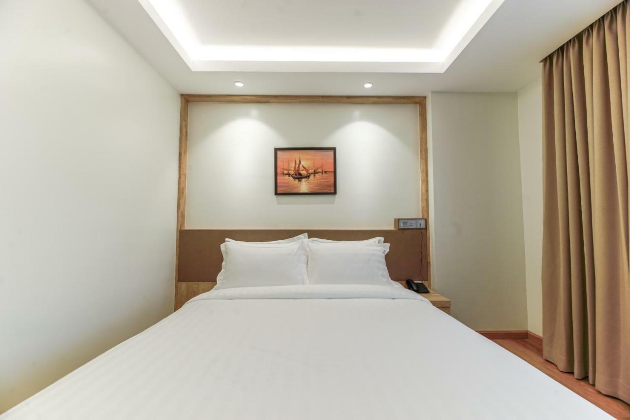 The Gandamar Hotel , Yangon Extérieur photo